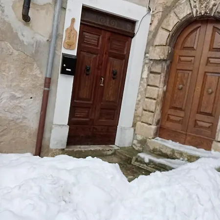 Casa Flag Tur Castel del Monte (Abruzzo)